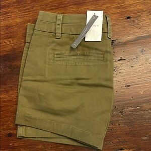 J. Crew Women’s size 0 green chino shorts